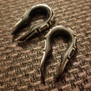 Seashell Pincher Plugs